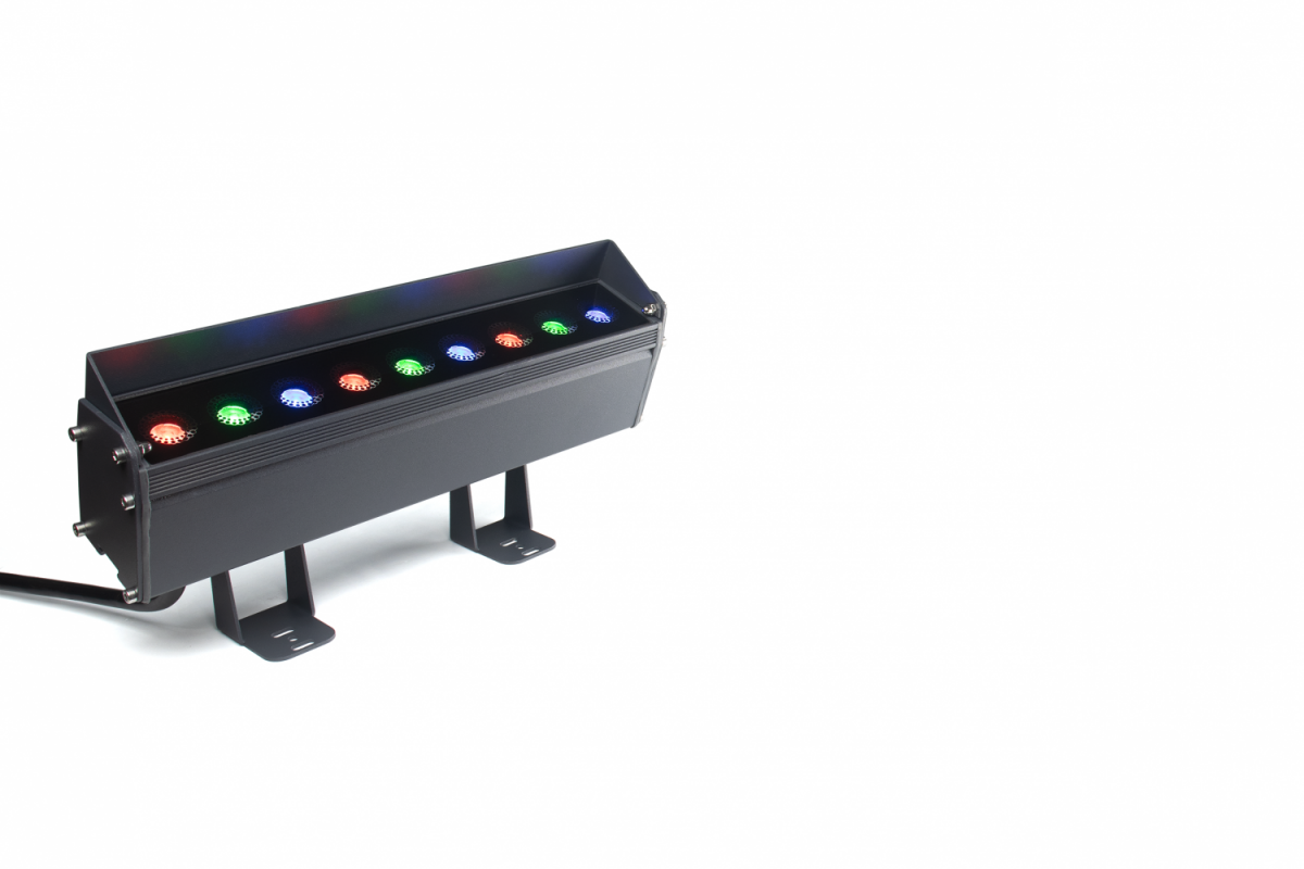 Wash X 030 With Cover RGB ON Wallwasher Luminaries